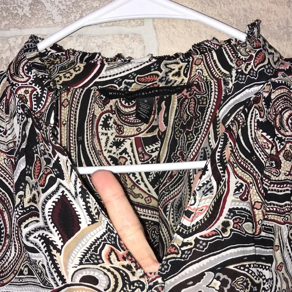 ✅White House Black Market Blouse - Picture 3 of 9